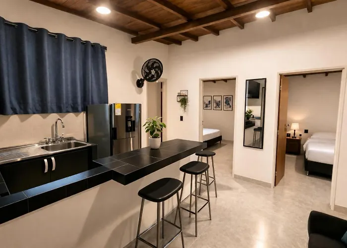 La Familia Hostel - Manila Medellín